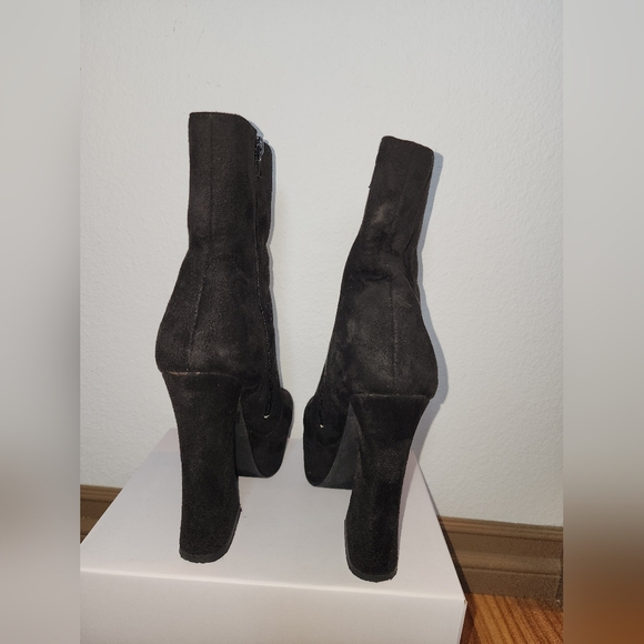 Size 6.5 Platform boots with 5.5 inch block heels Lemon Drop - Picture 5 of 9